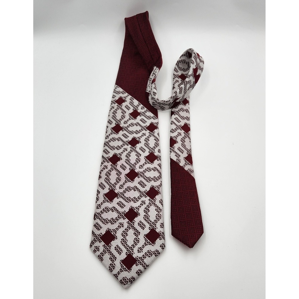 Beau Brummell Pointed Neck Tie Men's One Size White Red Printed Formal‎ Classic